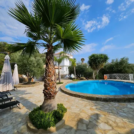 Vrisoules Poolvilla * 메토니