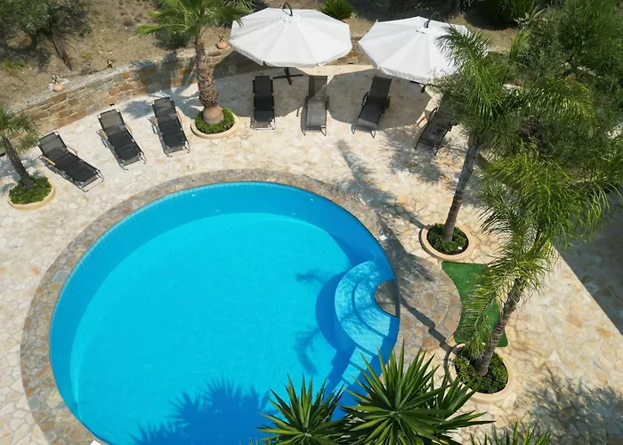 Vrisoules Poolvilla Сasa de vacaciones