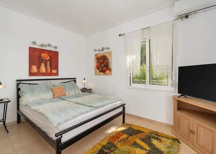 Vrisoules Poolvilla *