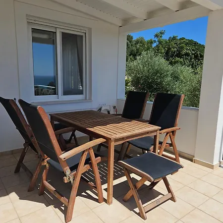 Vrisoules Poolvilla بيت للعطل ميثوني